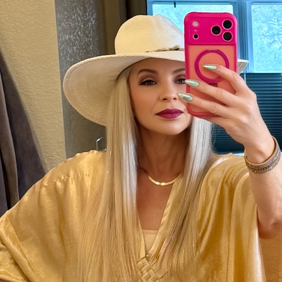 🩷🩷Hanging with my bestie!!🩷🩷@leahslymelight 🩷🩷🩷🩷🩷🩷🩷🩷🩷🩷 - Picture 5 of 6